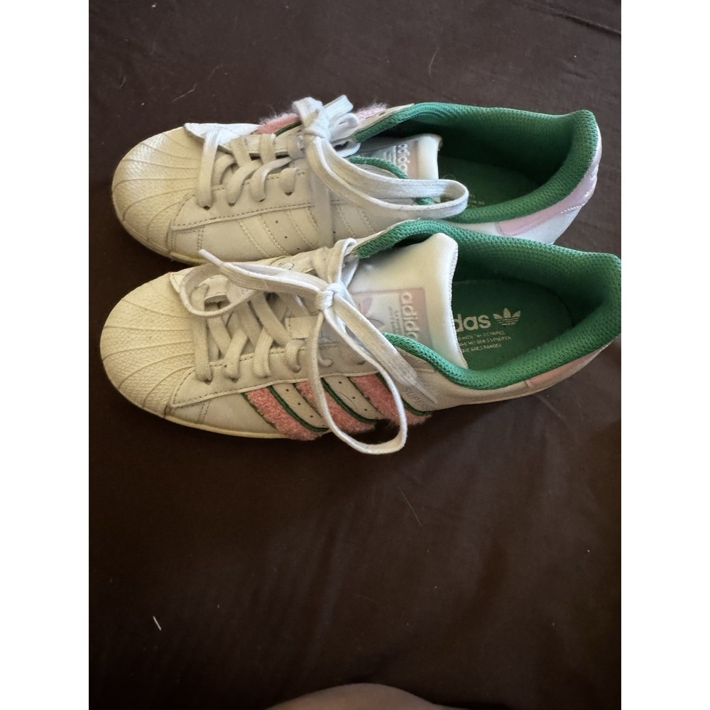 adidas Superstar Sneaker US 8.5 Women White Pink Green Leather Low Top EUC SB19